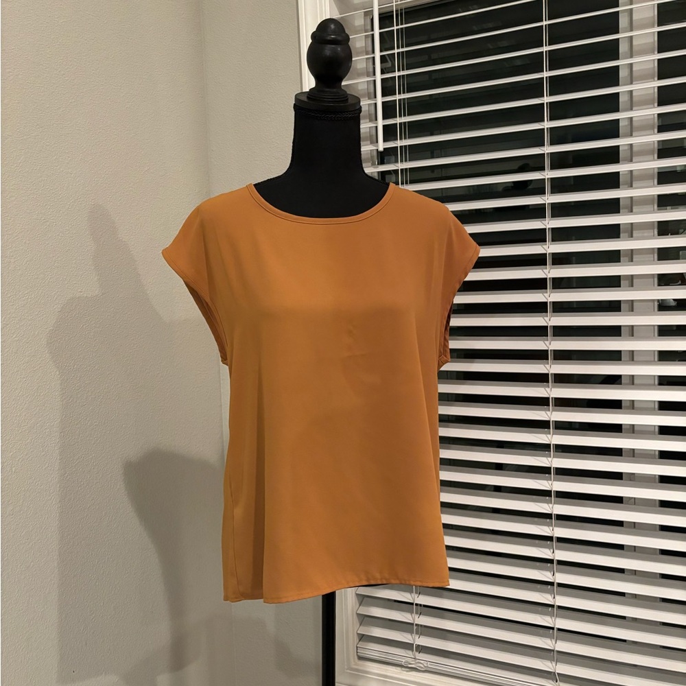 Cute mustard color top